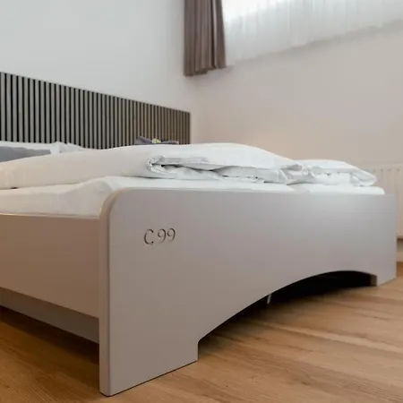 C99 Frank Apartamento