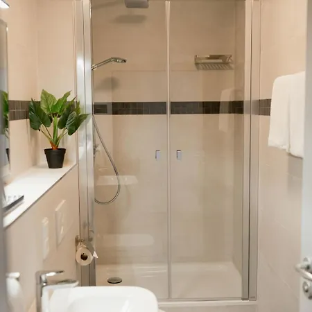 C99 Frank Appartement